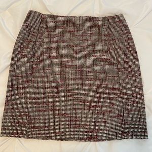 Burgundy, black, and white Banana Republic skirt, with pockets!